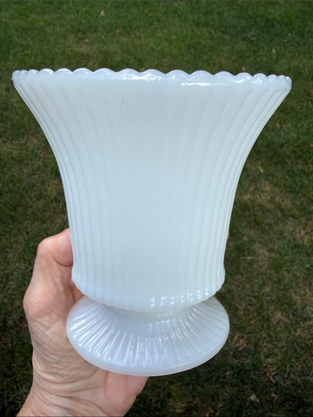 E. O. Brody Oval Ribbed Vintage Milk Glass Vase 5” x 4.25”
